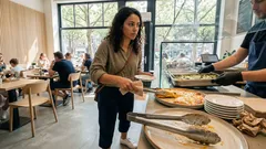 Deze 7 buffetgerechten sla ik altijd over (en wat ik dan wél neem)